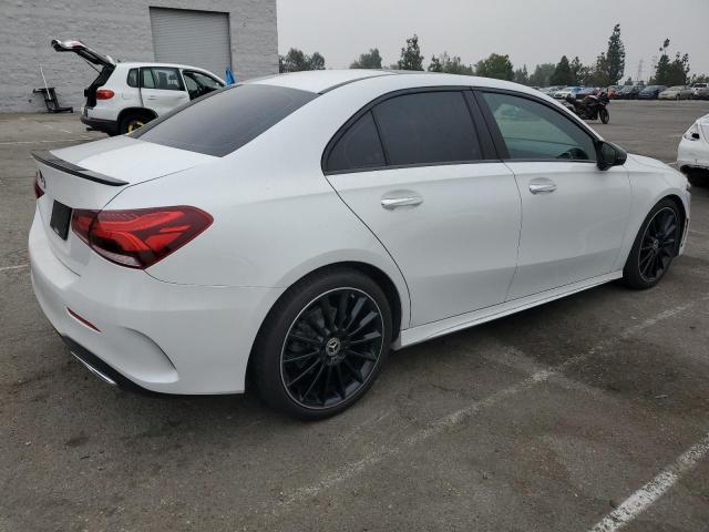 VIN WDD3G4EB5KW022995 2019 MERCEDES-BENZ A-CLASS no.3