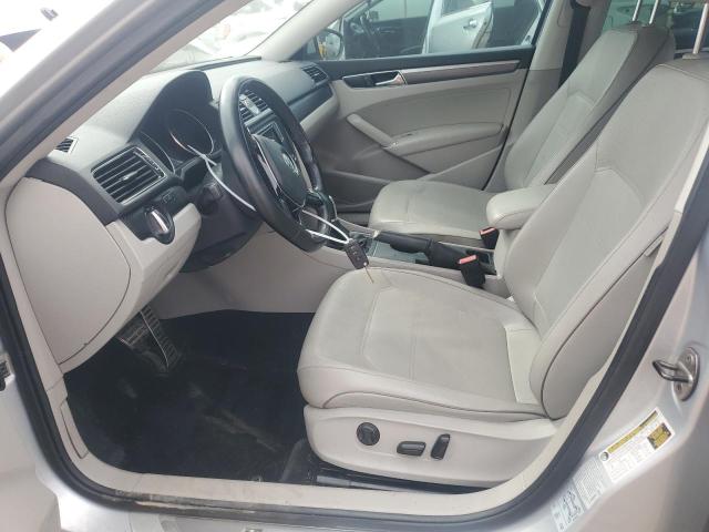 2017 VOLKSWAGEN PASSAT R-L - 1VWDT7A39HC029529