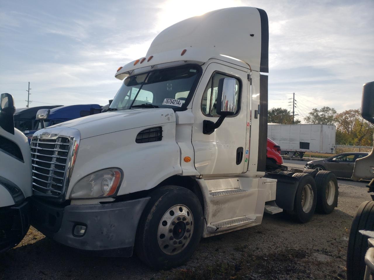 Lot #2970061525 2014 FREIGHTLINER CASCADIA 1