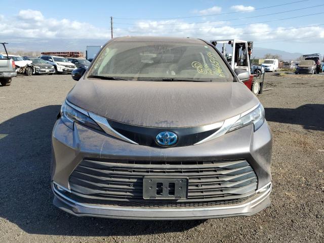 2022 TOYOTA SIENNA XLE 5TDJRKEC6NS079770