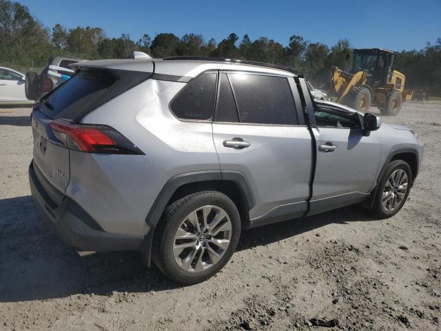 VIN JTMC1RFVXKD007714 2019 Toyota RAV4, Xle Premium no.3