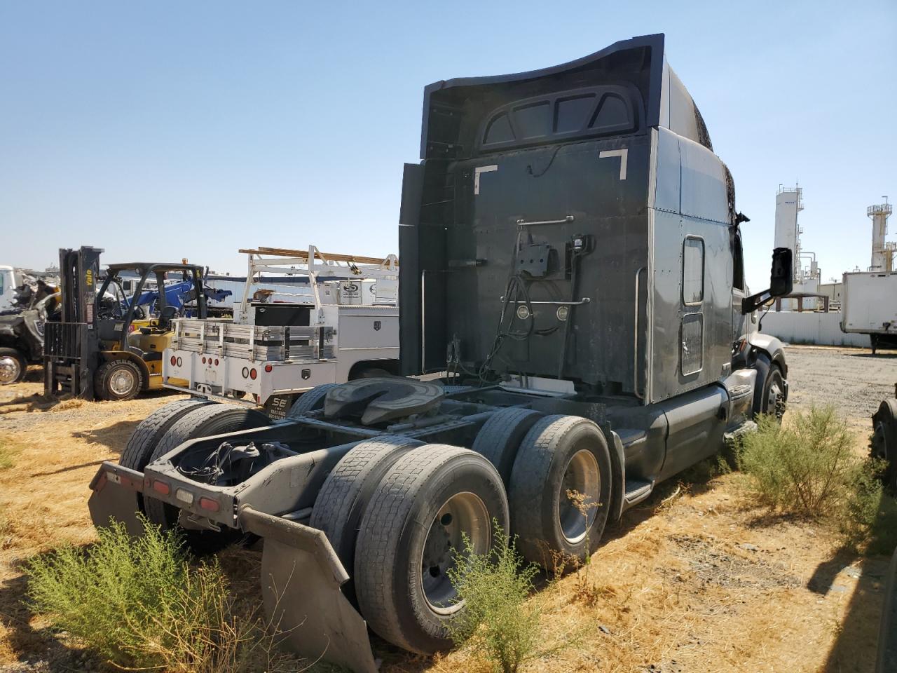 Lot #2994272023 2017 PETERBILT 579