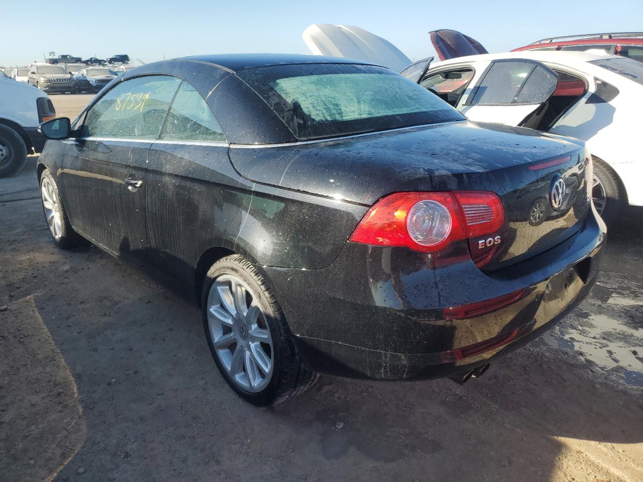 Lot #3027015866 2010 VOLKSWAGEN EOS LUX