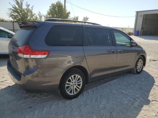 VIN 5TDYK3DCXES452609 2014 Toyota Sienna, Xle no.3