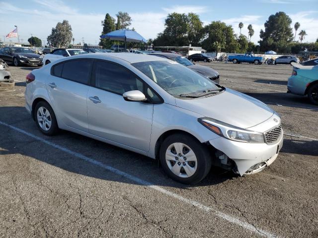 VIN 3KPFL4A77JE262756 2018 KIA Forte, LX no.4