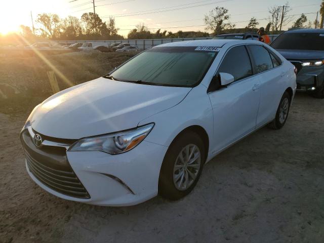 VIN 4T1BF1FK8FU488049 2015 Toyota Camry, LE no.1