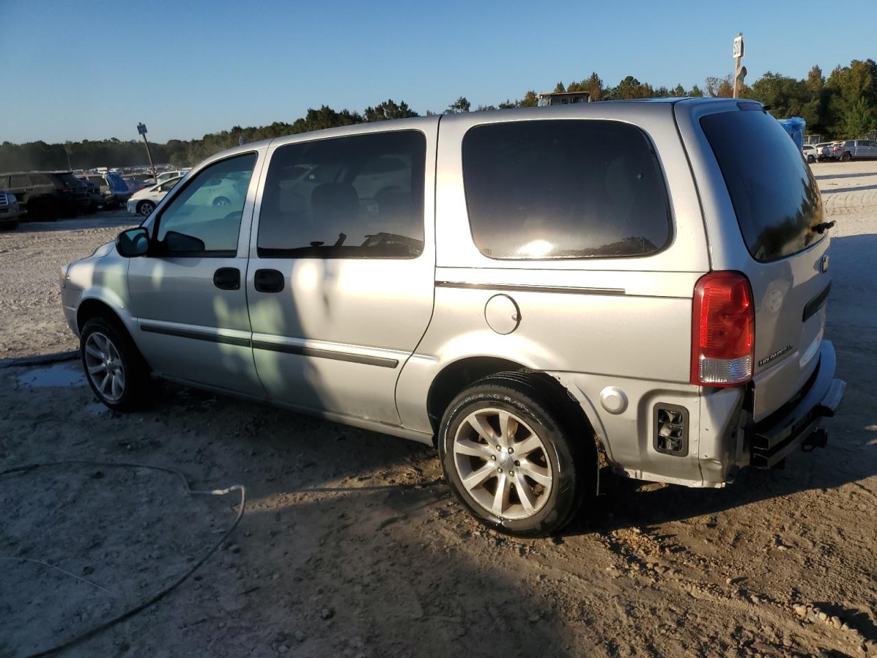 Lot #2976804758 2006 CHEVROLET UPLANDER L