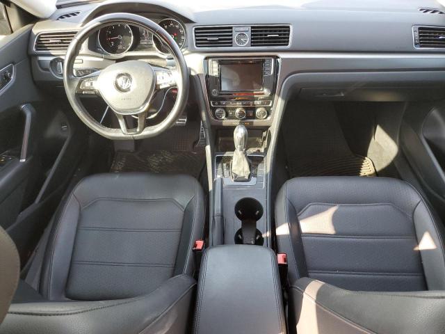 2017 VOLKSWAGEN PASSAT R-L - 1VWDT7A34HC077780