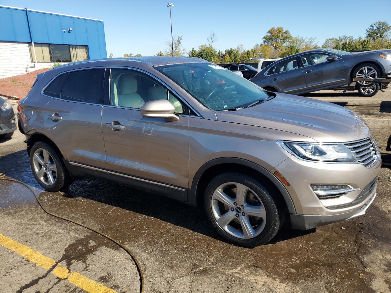 Lot #2945540102 2018 LINCOLN MKC PREMIE