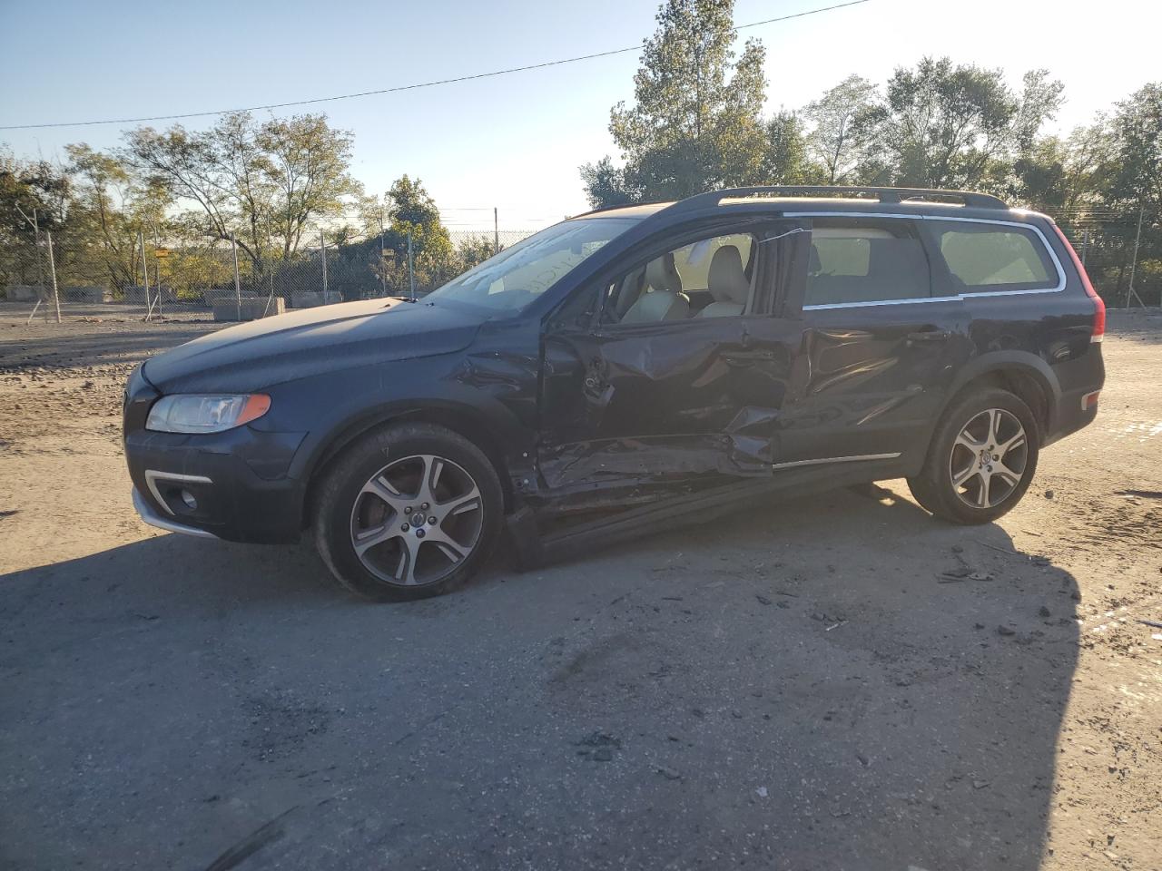 Volvo XC70 2014 Wagon body style