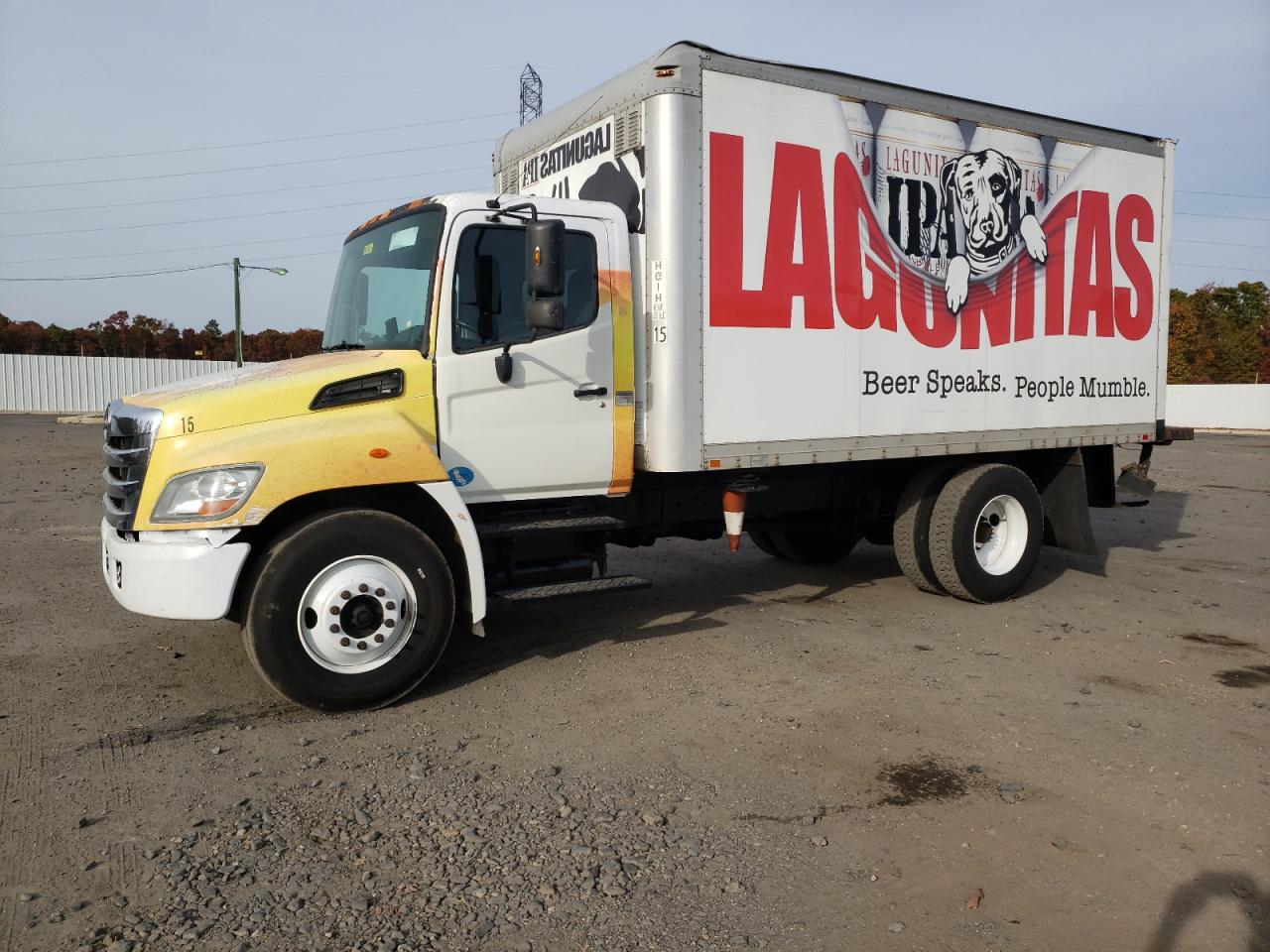 Lot #2944956886 2013 HINO 258/268