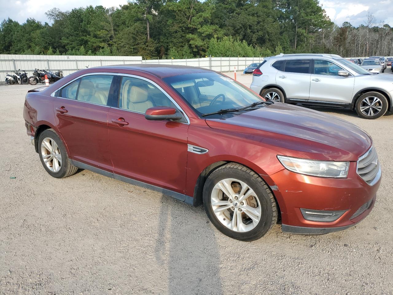 Lot #2909610387 2014 FORD TAURUS SEL