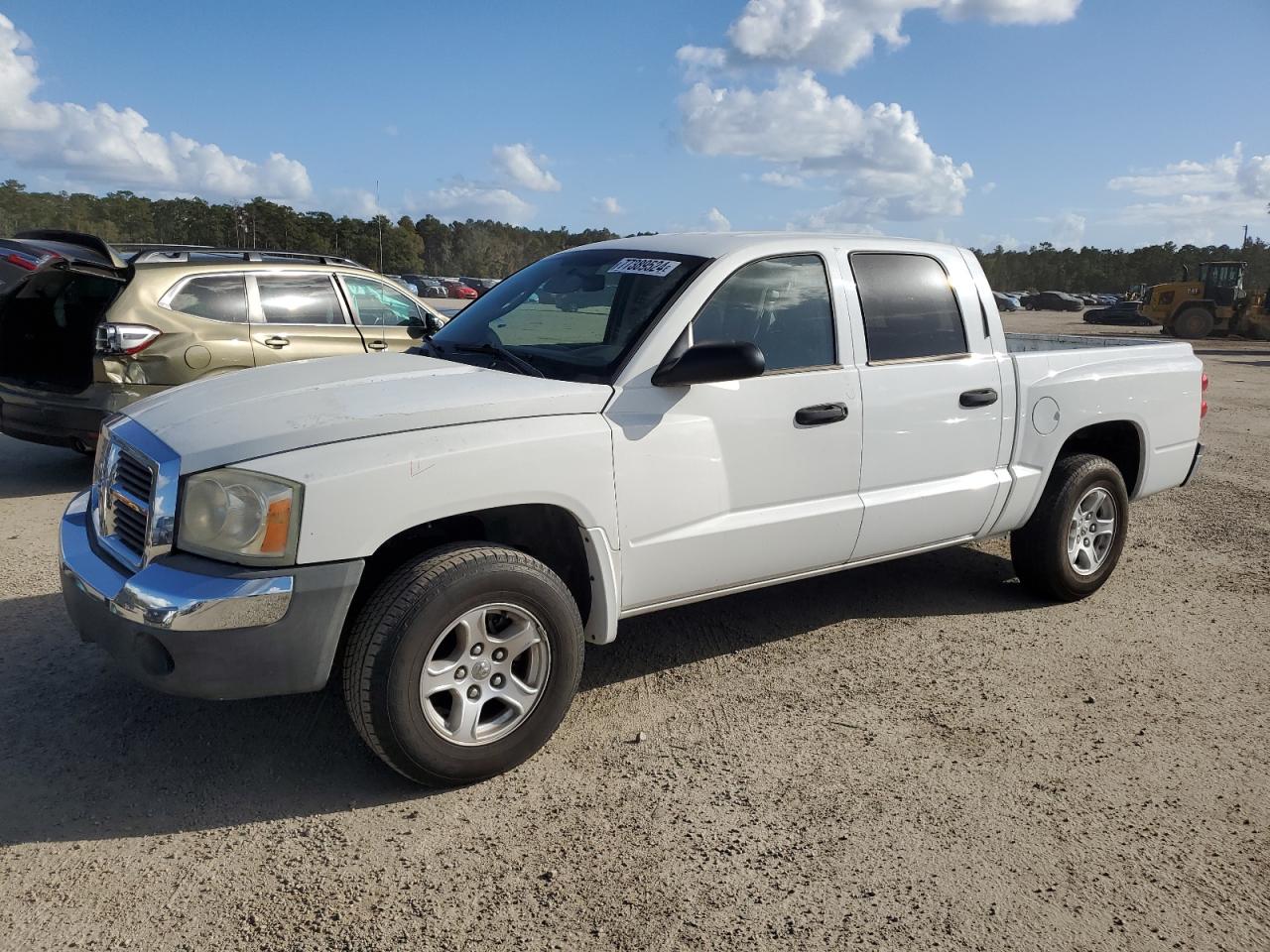 Lot #2945419474 2005 DODGE DAKOTA QUA