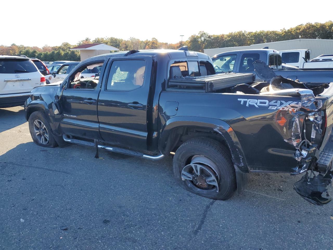 Lot #3005950339 2018 TOYOTA TACOMA DOU