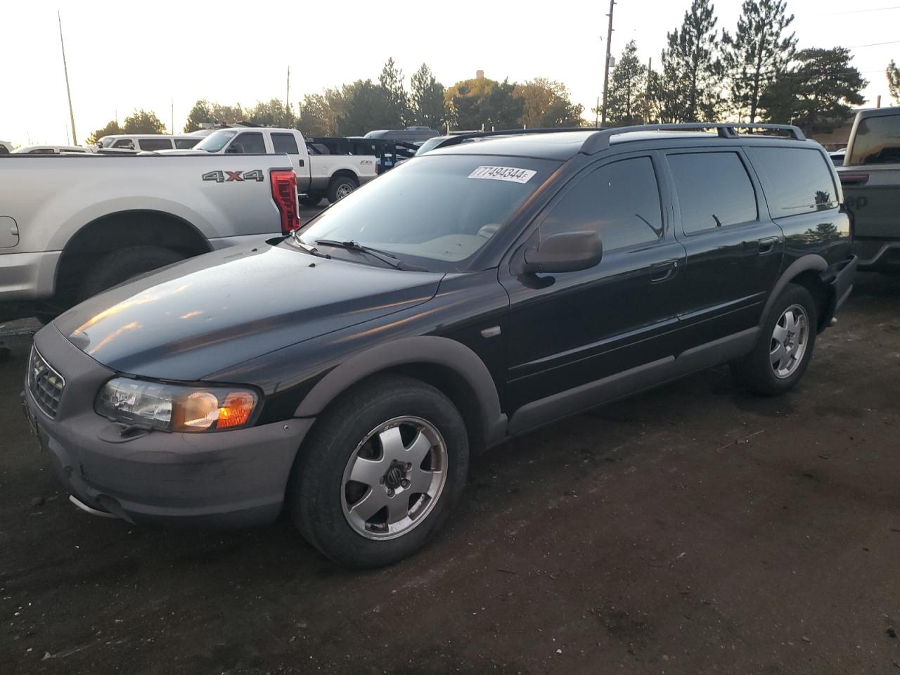 Lot #2940974433 2002 VOLVO V70 XC