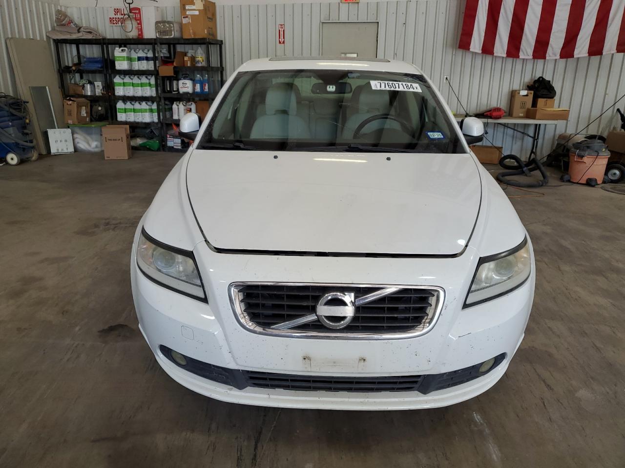 Lot #2945490139 2011 VOLVO S40 T5