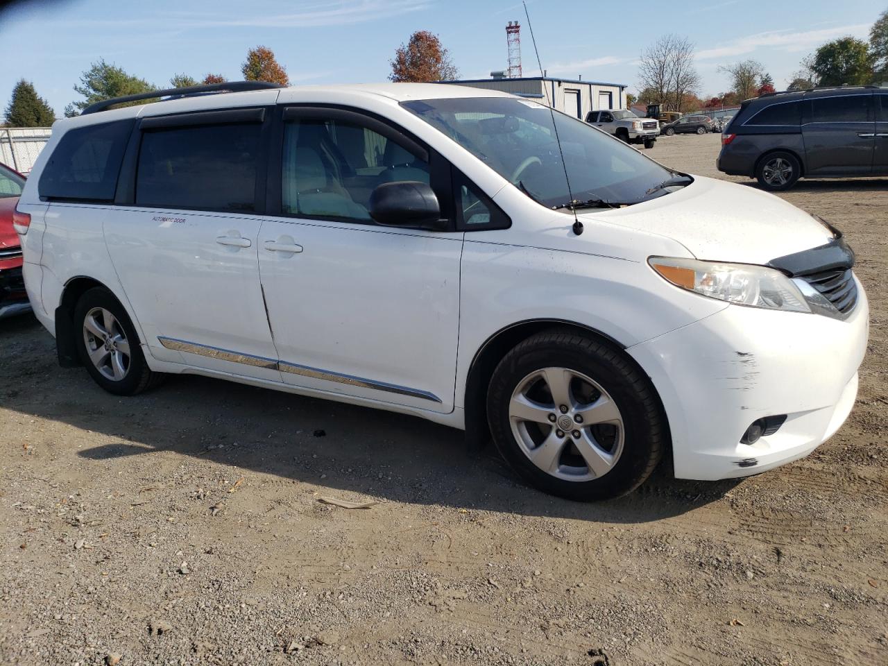 Lot #2971800023 2014 TOYOTA SIENNA LE