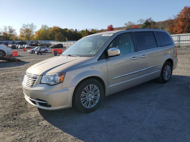 VIN 2C4RC1CG3DR510061 2013 Chrysler Town and Countr... no.1