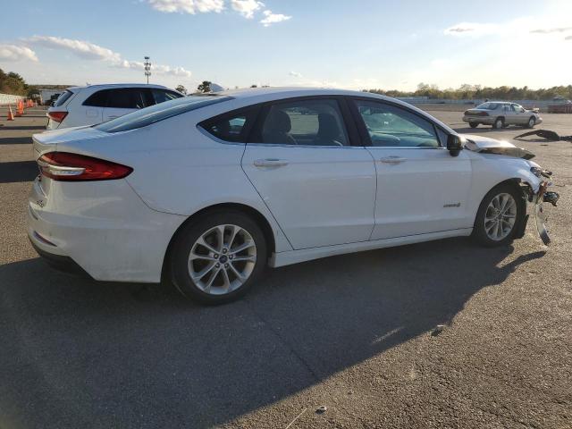 VIN 3FA6P0LU8KR192040 2019 FORD FUSION no.3