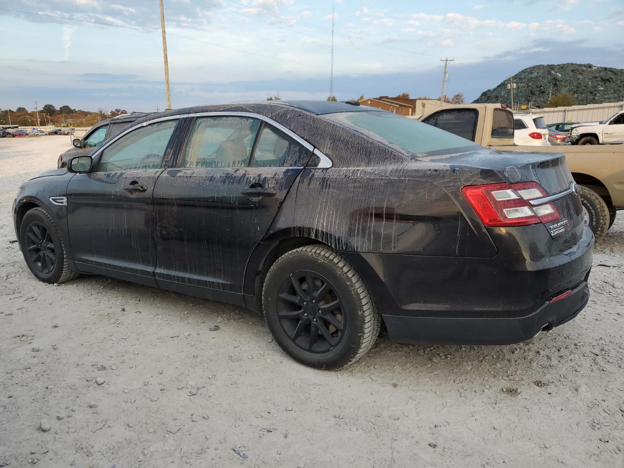 Lot #2940746423 2013 FORD TAURUS SE