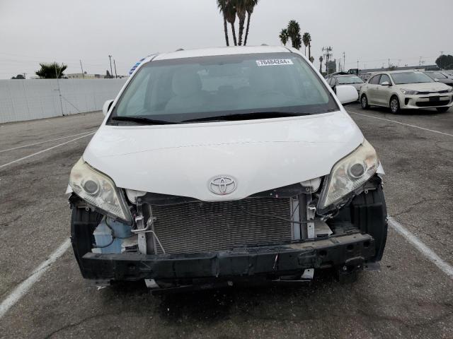 VIN 5TDKK3DCXFS677636 2015 Toyota Sienna, LE no.5