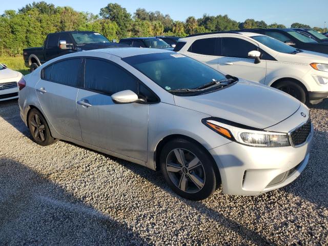 VIN 3KPFL4A77JE244886 2018 KIA Forte, LX no.4