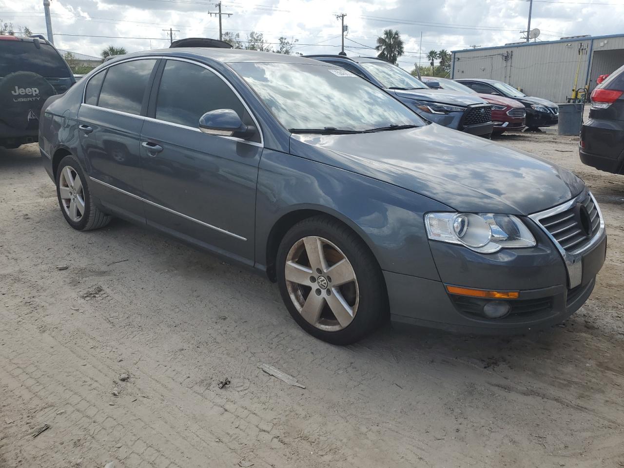 Lot #2902863004 2009 VOLKSWAGEN PASSAT TUR