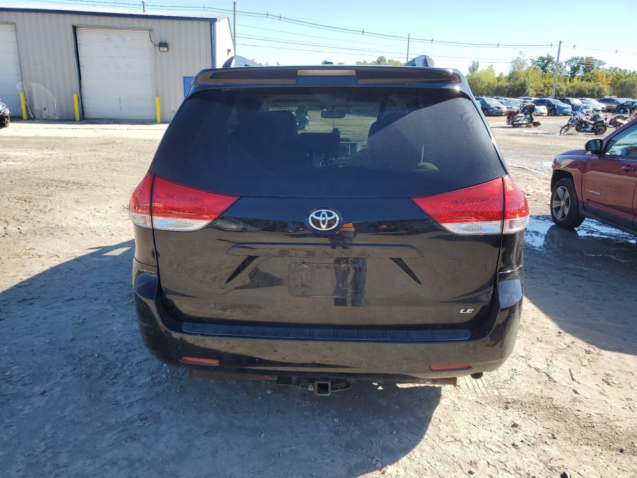 Lot #3033037987 2011 TOYOTA SIENNA LE