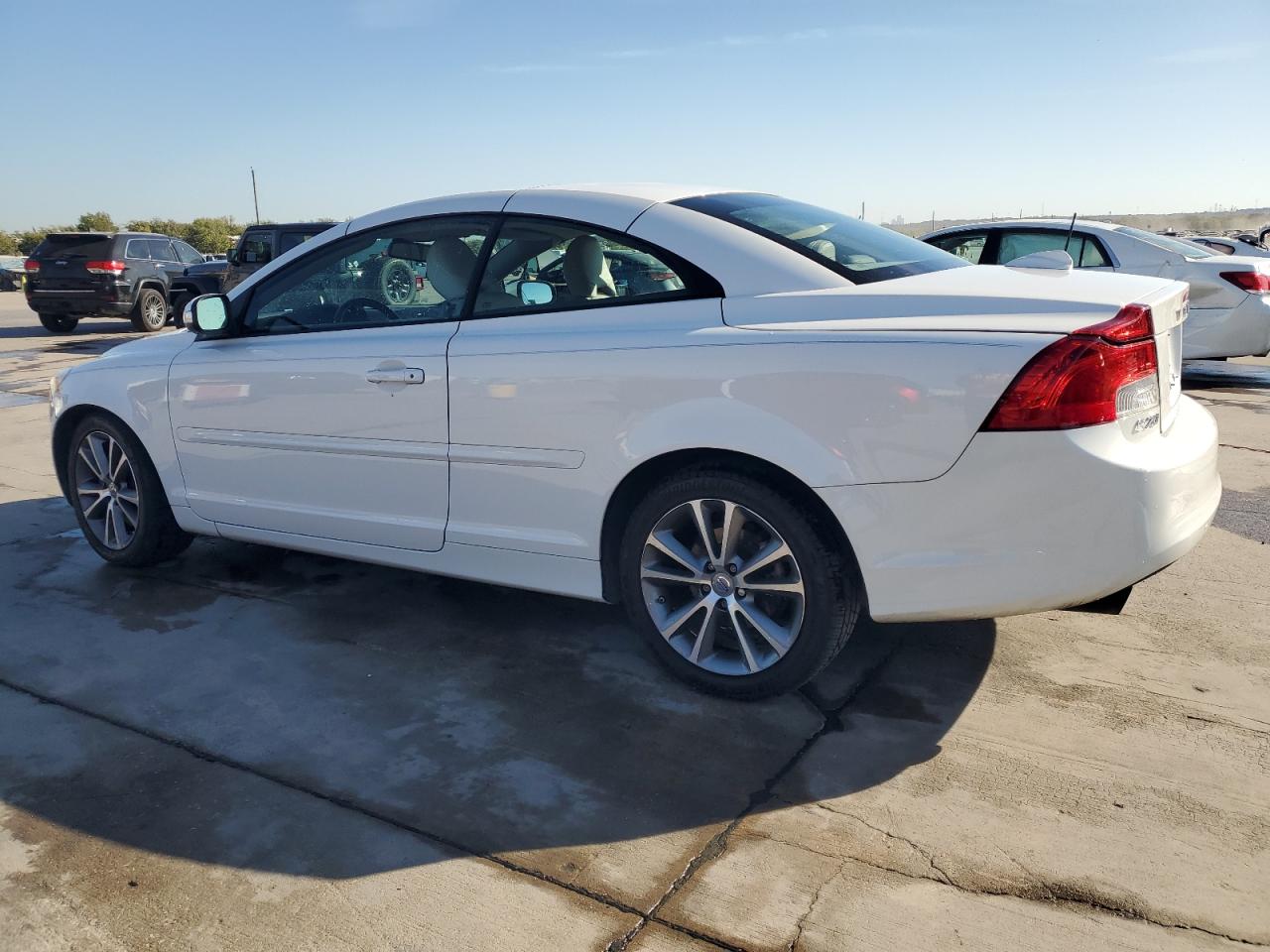 Lot #2938266691 2011 VOLVO C70 T5