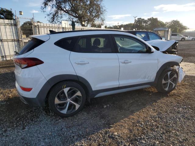 HYUNDAI TUCSON VAL 2018 white  gas KM8J33A27JU643044 photo #4