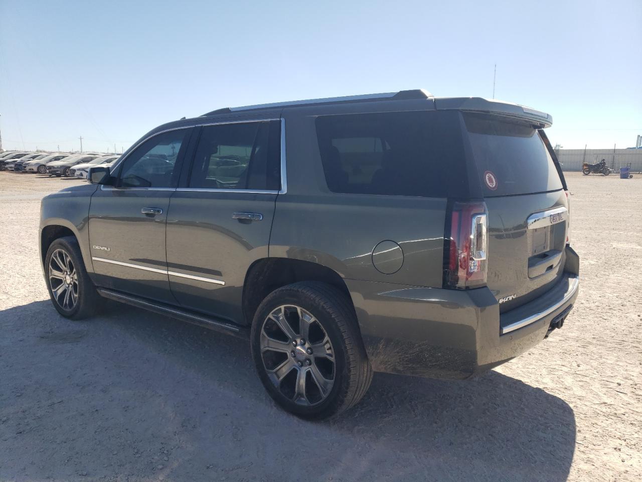 Lot #3021131207 2017 GMC YUKON DENA