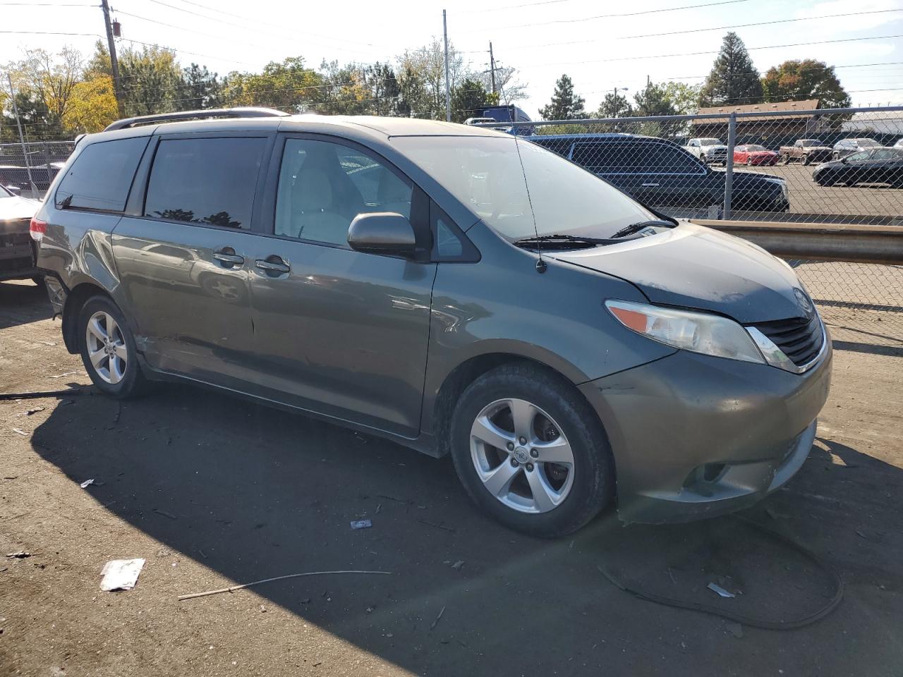 Lot #2940969592 2013 TOYOTA SIENNA LE