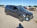 CHRYSLER TOWN & COU photo