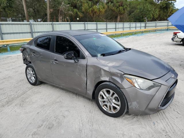 VIN 3MYDLBZV9GY134610 2016 Toyota Scion no.4