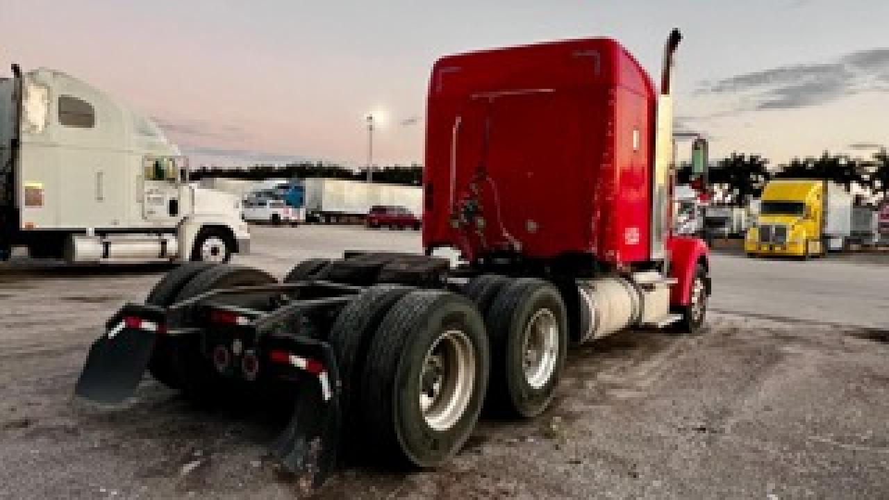 Lot #2935542085 2015 FREIGHTLINER 122SD