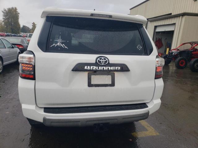 2021 TOYOTA 4RUNNER SR - JTERU5JR2M5841599