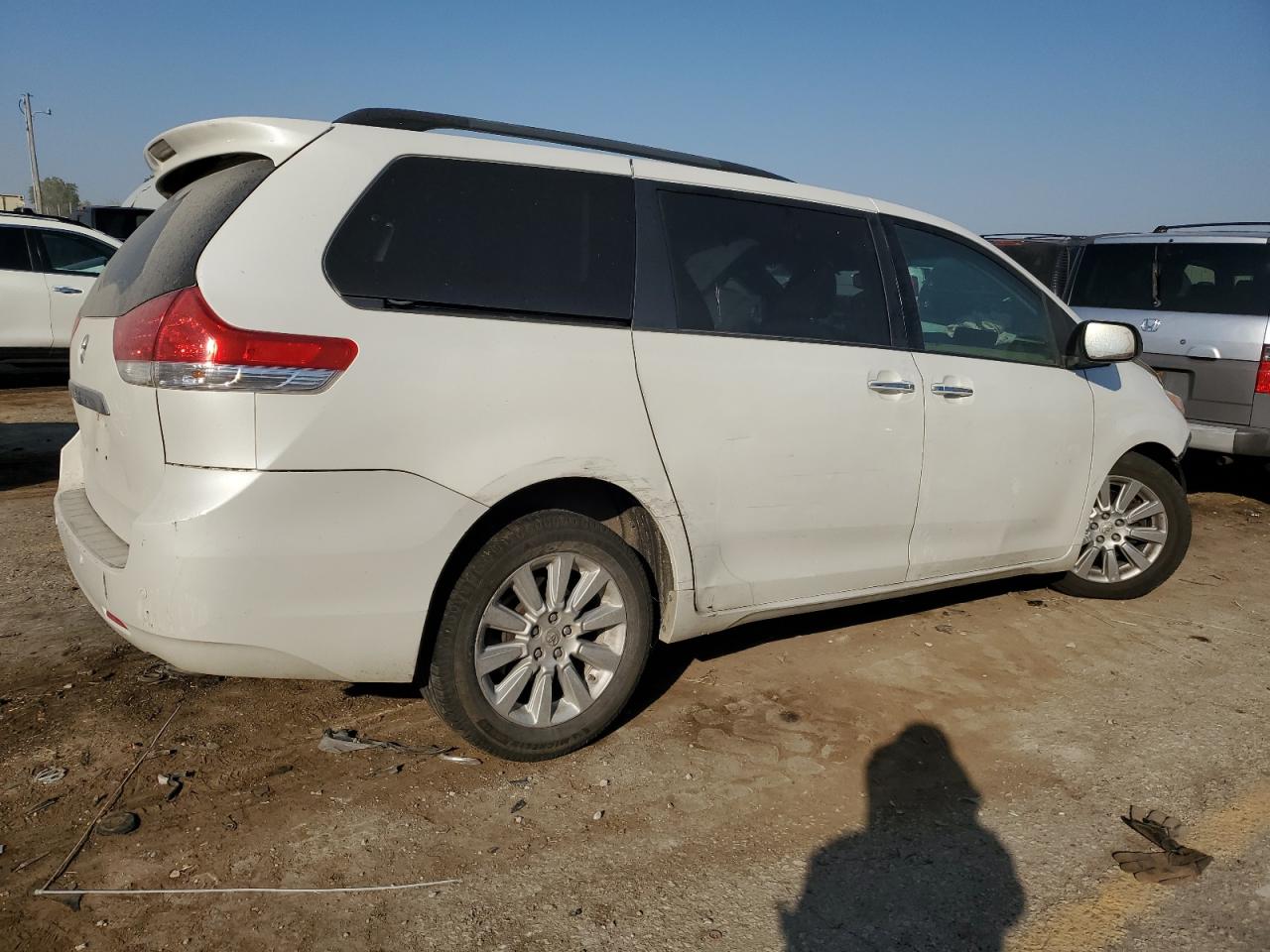 Lot #3006444085 2011 TOYOTA SIENNA XLE