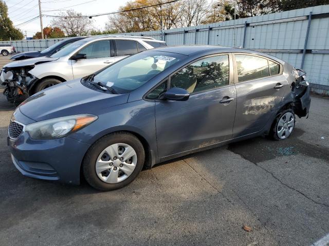 VIN KNAFX4A68G5512793 2016 KIA FORTE no.1