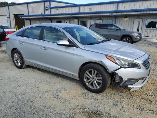 VIN 5NPE24AF7FH107830 2015 Hyundai Sonata, SE no.4