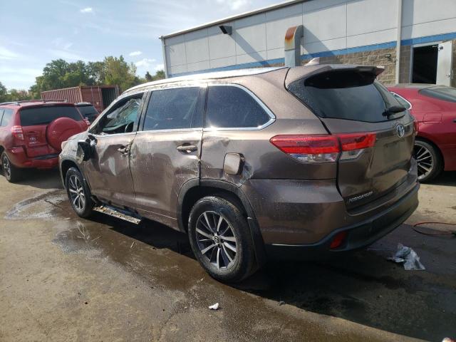 VIN 5TDJZRFH8HS368513 2017 Toyota Highlander, SE no.2