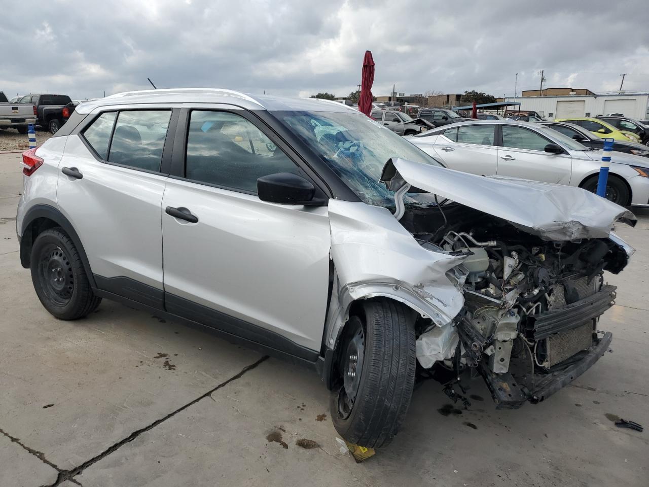 Lot #3020996210 2019 NISSAN KICKS S