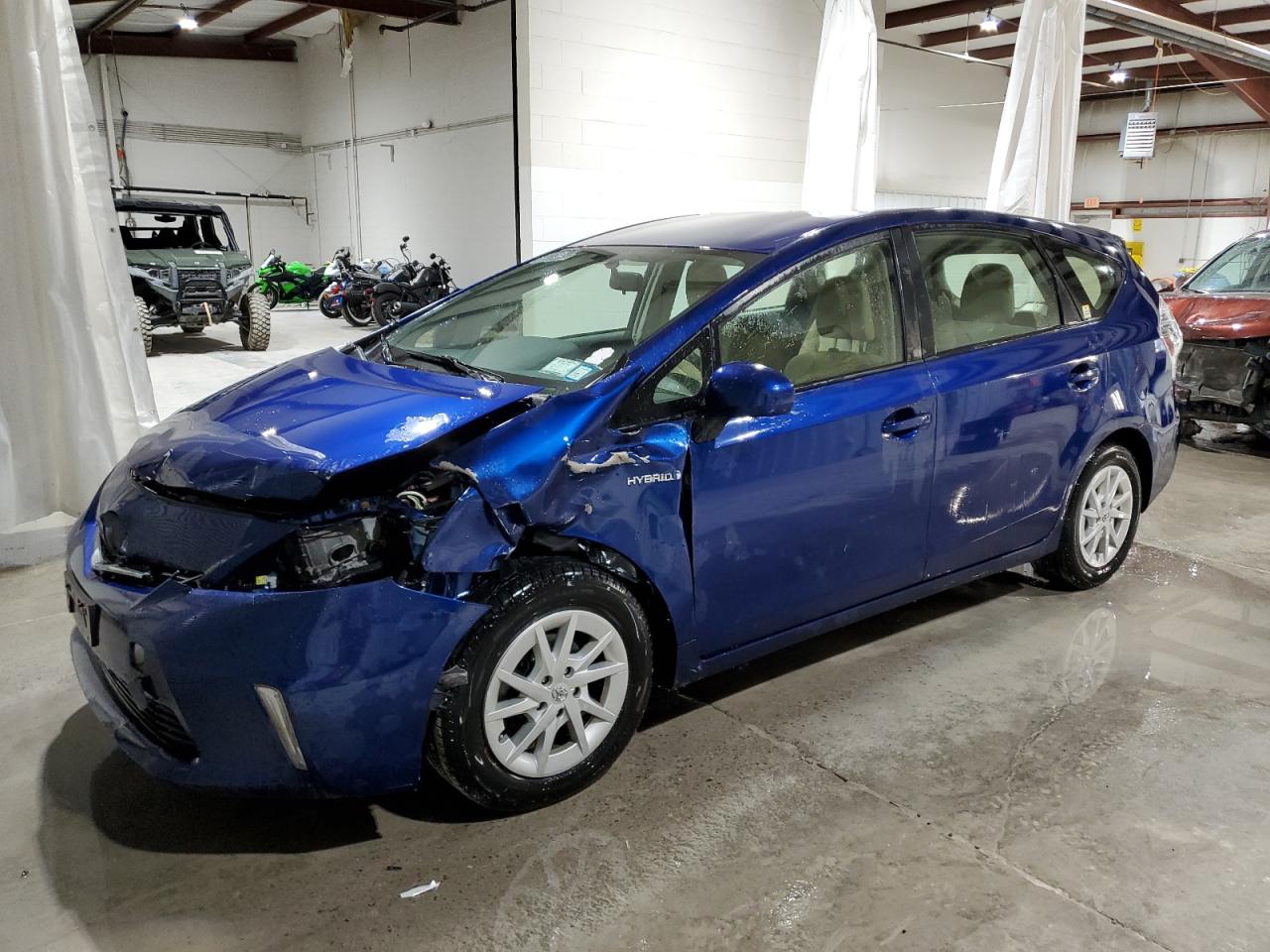 Lot #2921295871 2014 TOYOTA PRIUS V