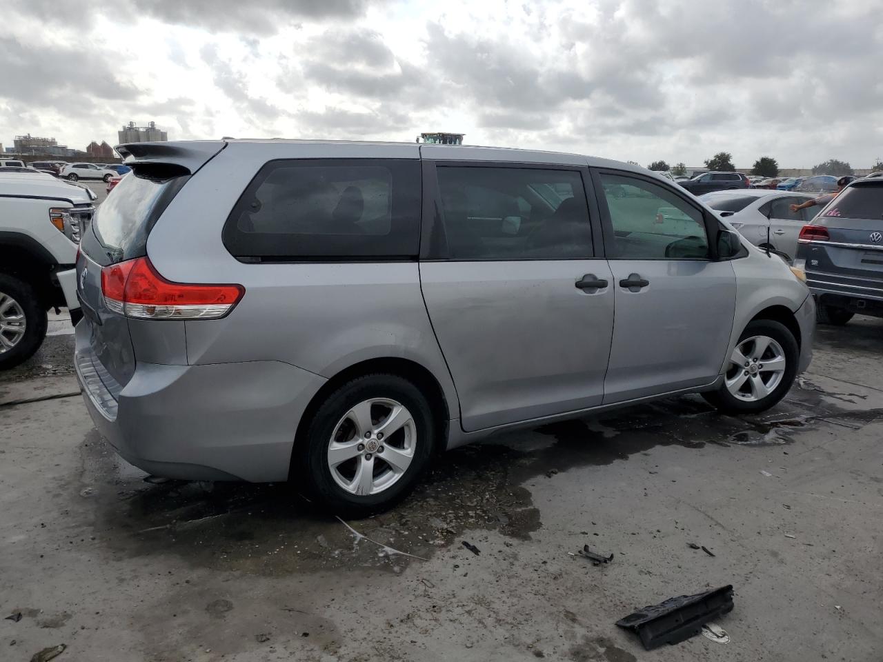 Lot #2962533833 2012 TOYOTA SIENNA BAS