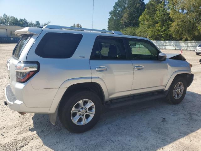 VIN JTEZU5JR6J5176556 2018 Toyota 4runner, SR5 no.3