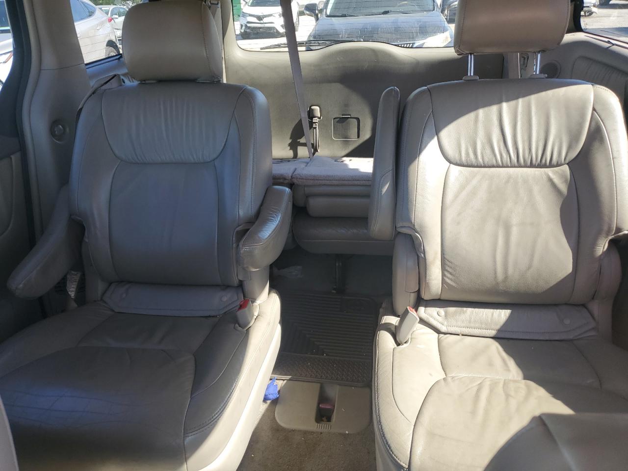 Lot #2907414017 2006 TOYOTA SIENNA XLE