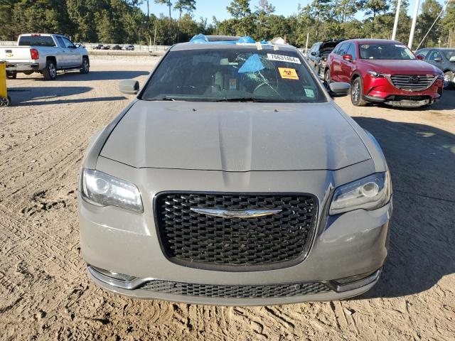 VIN 2C3CCABG3HH624133 2017 Chrysler 300, S no.5