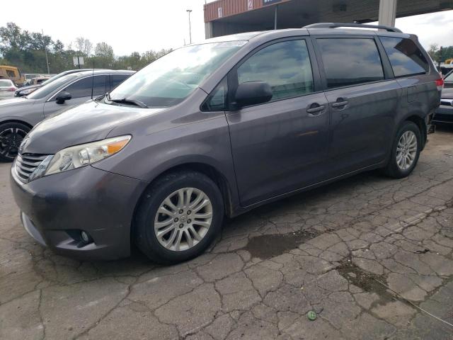 2012 TOYOTA SIENNA XLE 2012