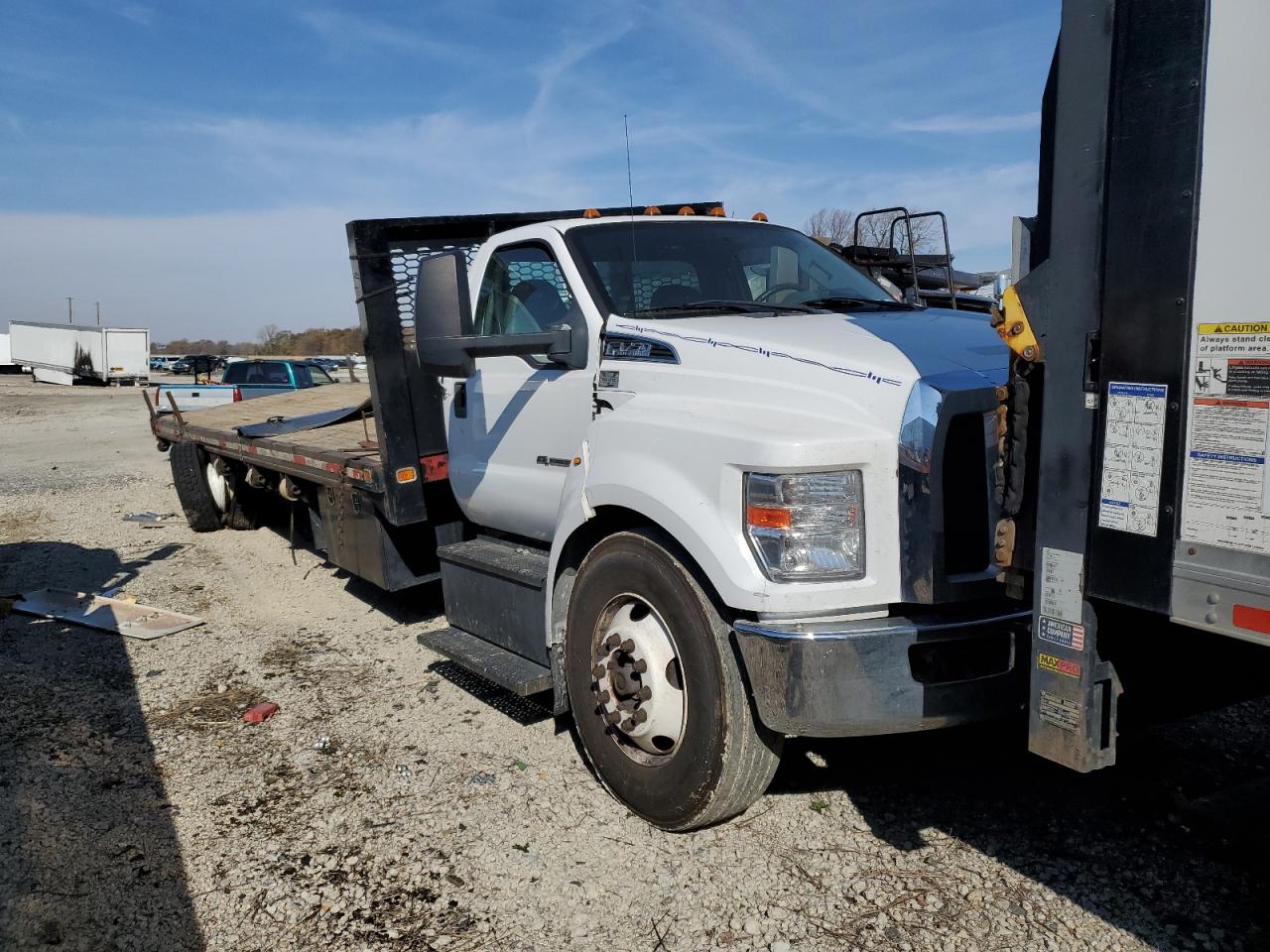 Lot #3033131996 2017 FORD F750 SUPER