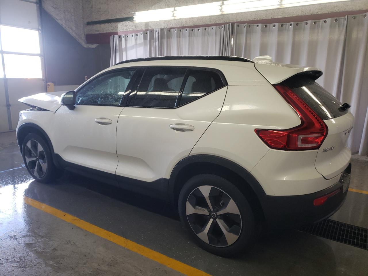 Lot #2926586887 2023 VOLVO XC40 ULTIM