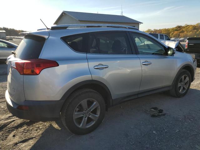 VIN JTMRFREV8FJ040165 2015 Toyota RAV4, Xle no.3